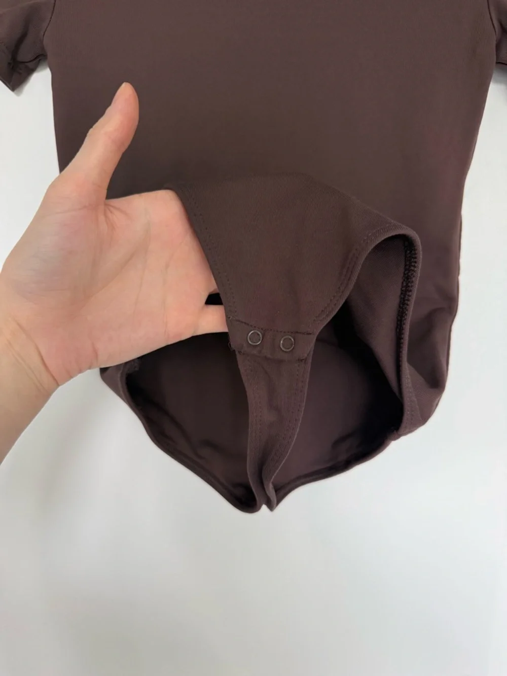 Aritzia Babaton Contour Short Sleeve Vivacity Bodysuit in Brown size XS - Picture 7 of 8